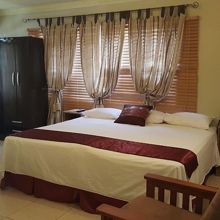 Savannah Maison Guest House Port of Spain Exteriör bild